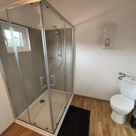 Ruhrtal Freienohl Mit Parkplatz Und Klimaanlage